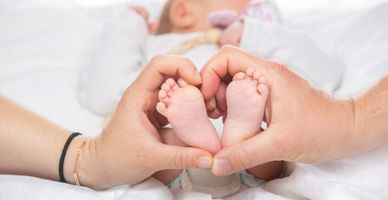 Familienfotos mit Neugeborenem in Graz – Emotionale und authentische Aufnahmen