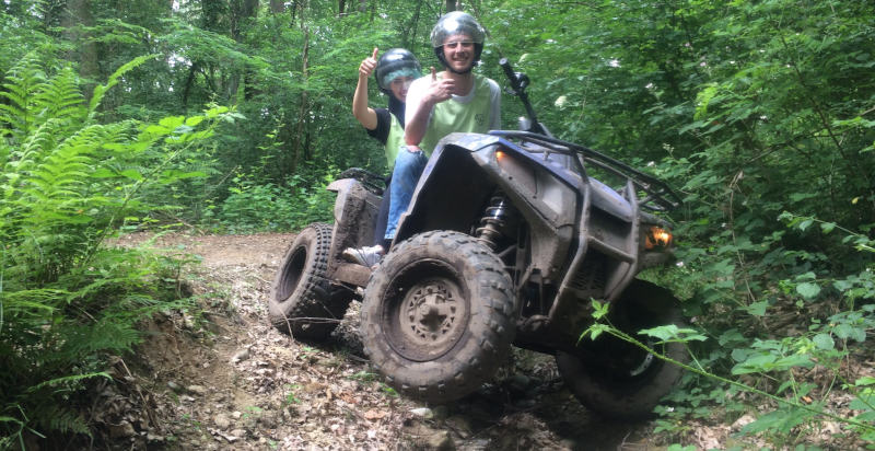 Mit dem Quad durch die Wälder bei einem Ausflug in Varese