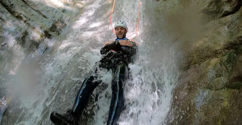 Natürliche Rutsche beim Canyoning am Vione