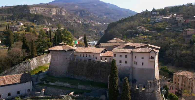 Luftaufnahme von Schloss Rovereto