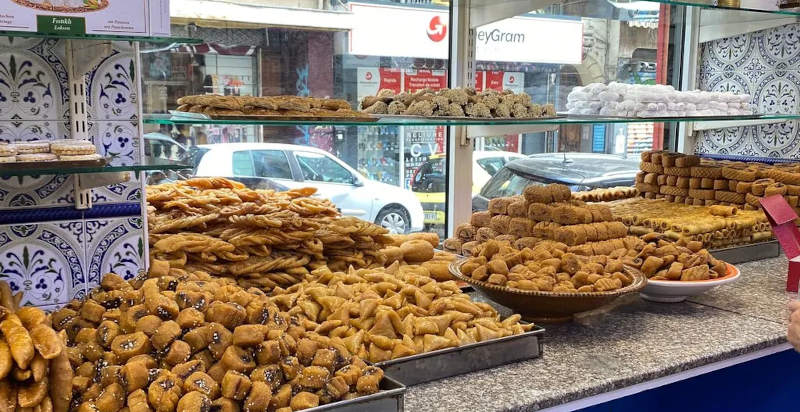 Vitrine mit typischen Marseiller Süßigkeiten