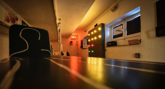 Detailliertes und stimmungsvolles Setting des Escape Rooms