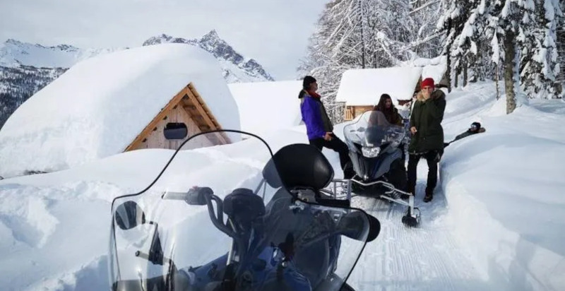 Motorschlittentour in Sauris mit gemütlichem Hüttenessen