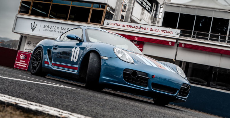 Fahrerlebnis Porsche auf der Rennstrecke Busca – pure Adrenalin