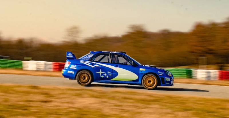 Fahrerlebnis Subaru Impreza auf der Rennstrecke in Busca im Piemont