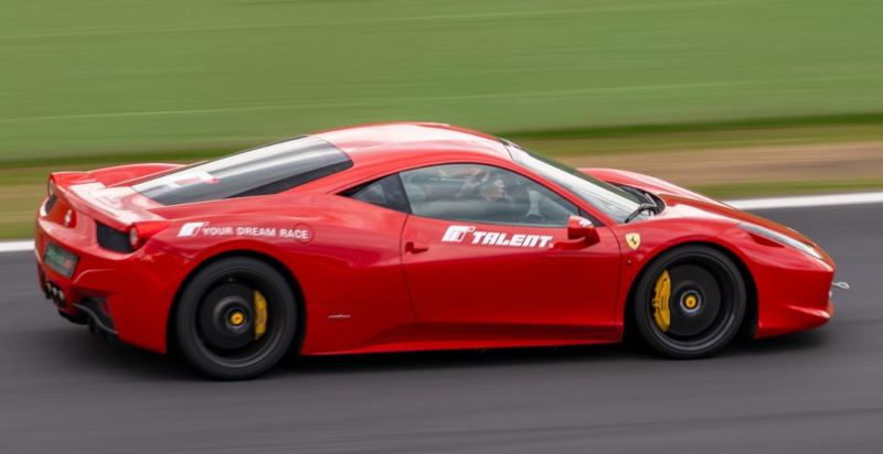 Ferrari in Modena selbst zu fahren