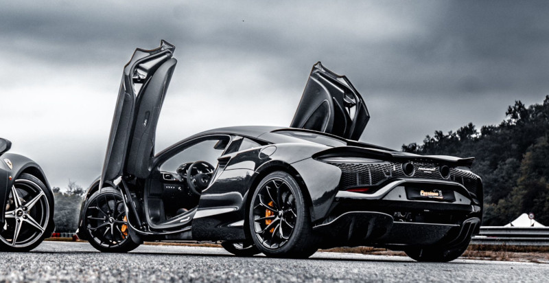 McLaren Artura fahren in Latina – ein unvergessliches Erlebnis voller Geschwindigkeit und Adrenalin