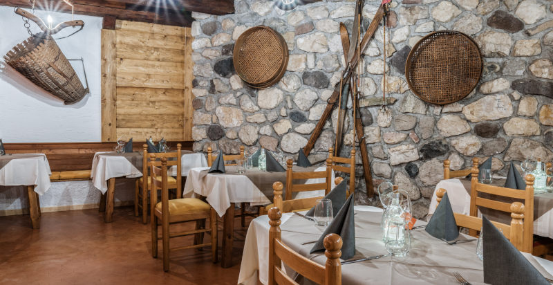 Charakteristischer Speisesaal in Val di Fiemme