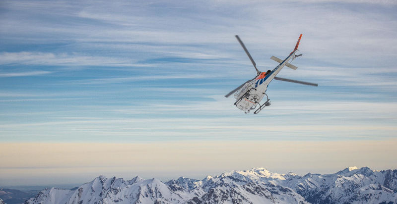 Atemberaubendes Alpenpanorama während eines Hubschrauber-Rundflugs über St. Anton am Arlberg