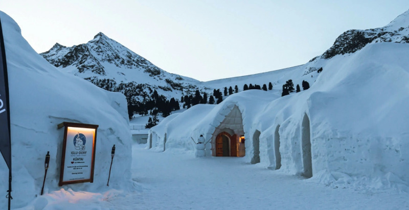 Iglu Dorf in Kühtei bei Innsbruck in Österreich