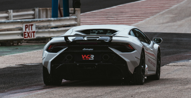 Der Supersportwagen Lamborghini Huracán Tecnica bei einer sportlichen Fahrveranstaltung