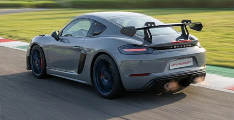 Porsche 718 Cayman GT4 RS in der Kurve auf dem Kurs in Vairano