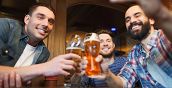 Turiner Craft-Bier in einer lokalen Brauerei verkostet