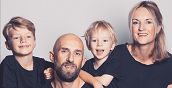 Professionelles Familien-Fotoshooting im Studio Wien