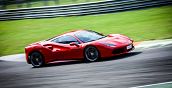 Ferrari 488 GTB mit V8-Biturbo-Motor beim Supersportwagen Erlebnis in Cremona