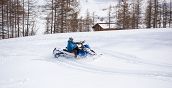 Schneemobil mieten und die verschneite Landschaft des Piemont erkunden