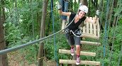 Parcours zwischen den Bäumen im Abenteuerpark von Veglio