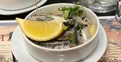 Gegrillte Sardinen typisches Gericht aus Marseille