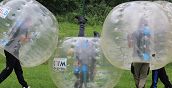 Team spielt Bubble Football im Val di Sole