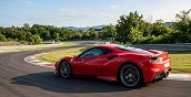 Cockpit und Lenkrad des Ferrari 488 GTB in Moncalieri