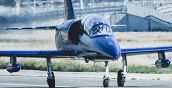 L-39 Albatros Jet hebt zum Kunstflug ab