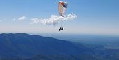 Gleitschirm Tandemflug vom Monte Baldo Gardasee Panoramaaufnahme
