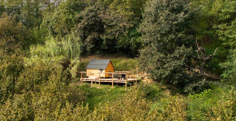 StarsBOX im Haselnusshain und Wald bei Sessant Asti