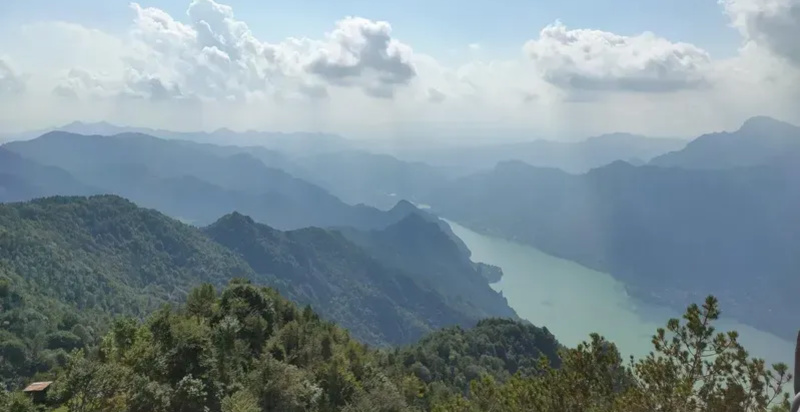 Geführter Quad Tour in Sabbio Chiese mit Blick auf den Gardasee