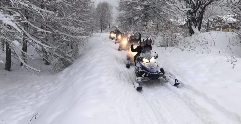 Schneemobil Abenteuer durch die Berge von San Sicario