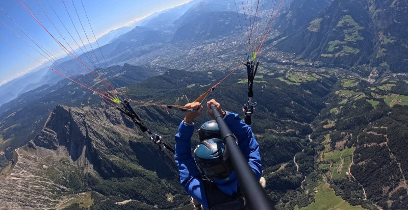 Tandem-Gleitschirmflug am Hirzer bei Meran